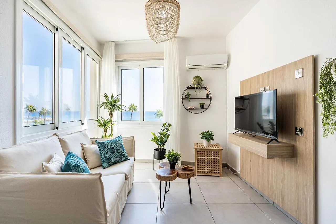 Apartment Whispering Palms 1-Br Apt By Finikoudes Beach Larnaca