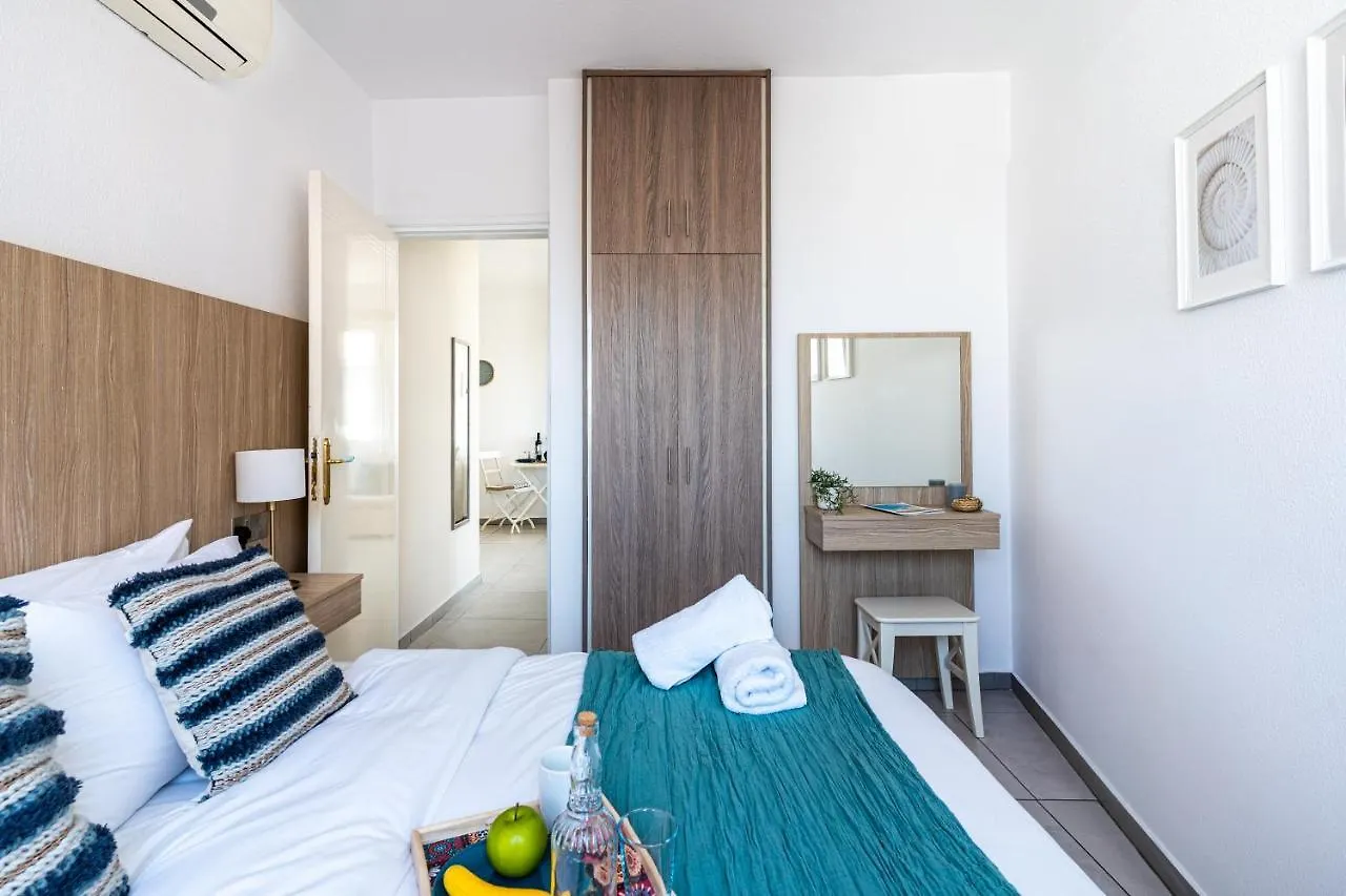 Whispering Palms 1-Br Apt By Finikoudes Beach Larnaca